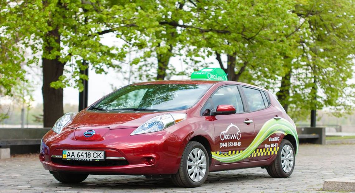 Green electric cars in Oxy-Taxi service in Kiev