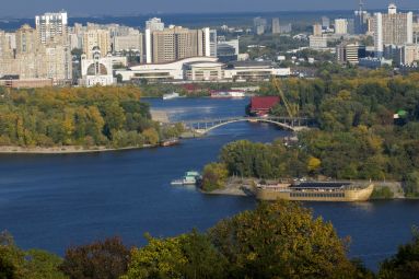 Attractions in Hydro Park in Kiev