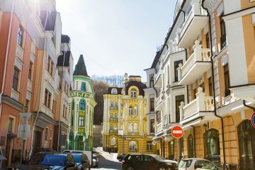 Art Galleries at Vozdvizhenka in Kiev