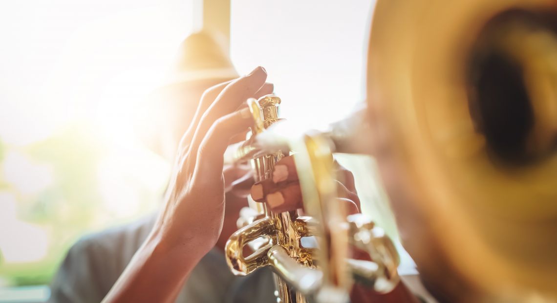 Man playing the trumpet