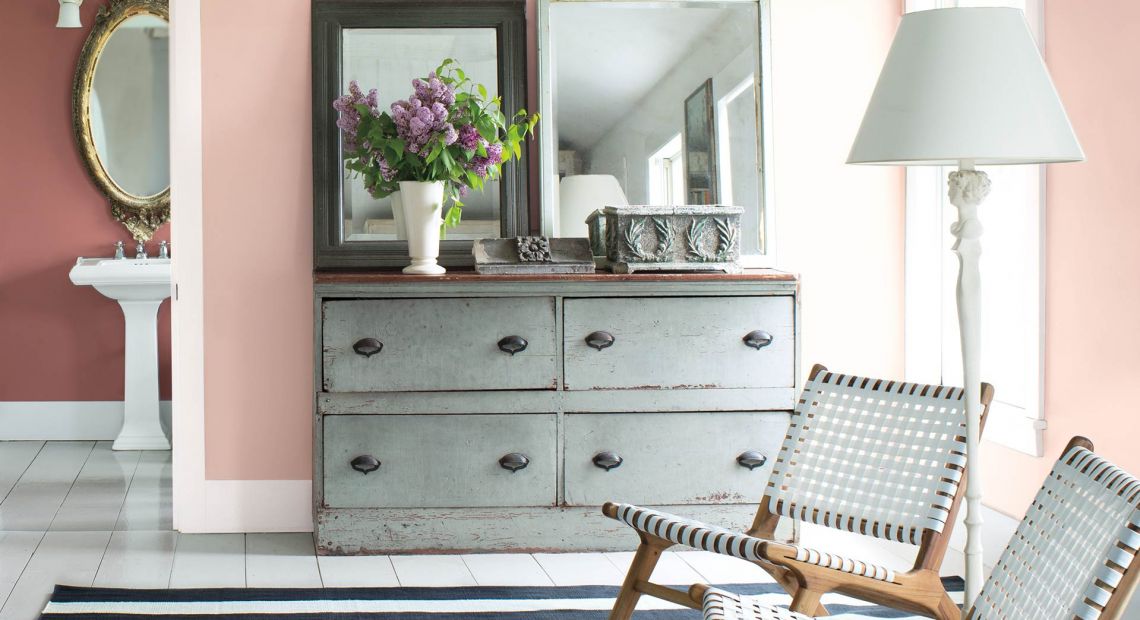 Cozy living room decorated in dust pink color