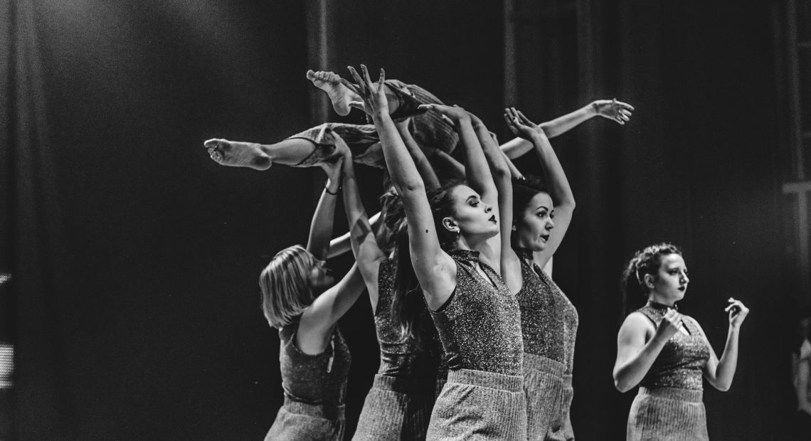 Women dancing on the stage