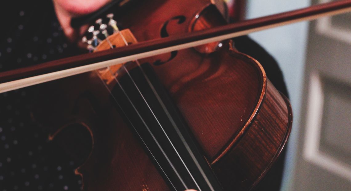 Man playing the violin