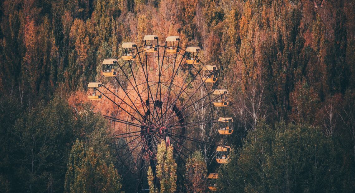 ferris wheel in chornobyl in fall