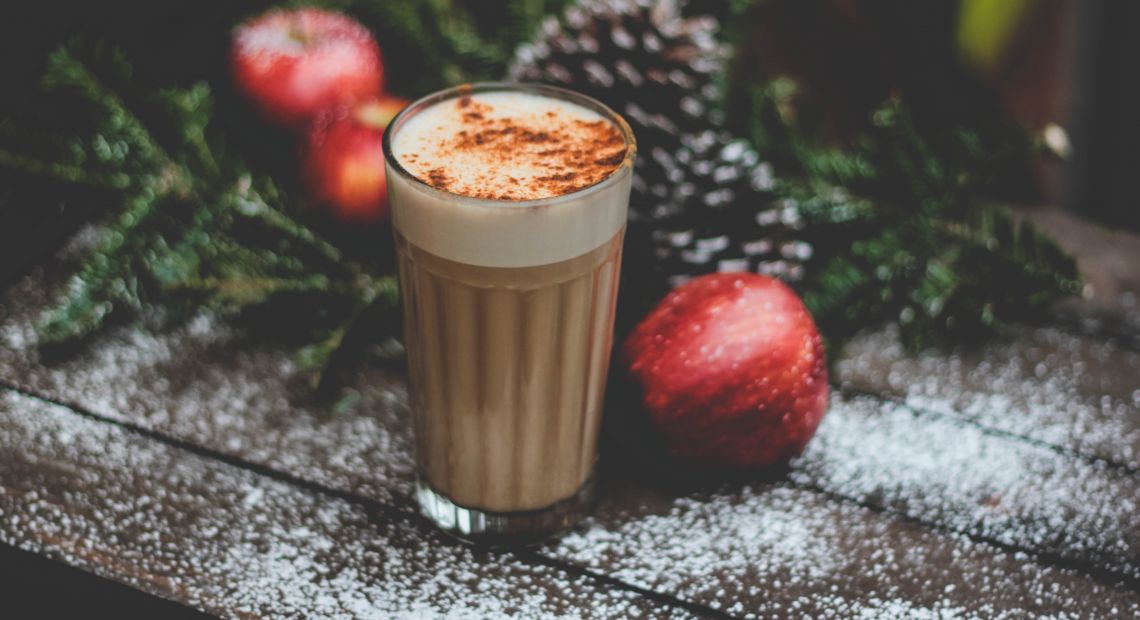 Hot chocolate drink with spices and liquor