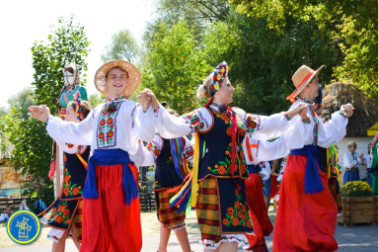 ukrainians dancint