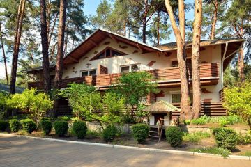 Good Wood Country Complex near Kiev