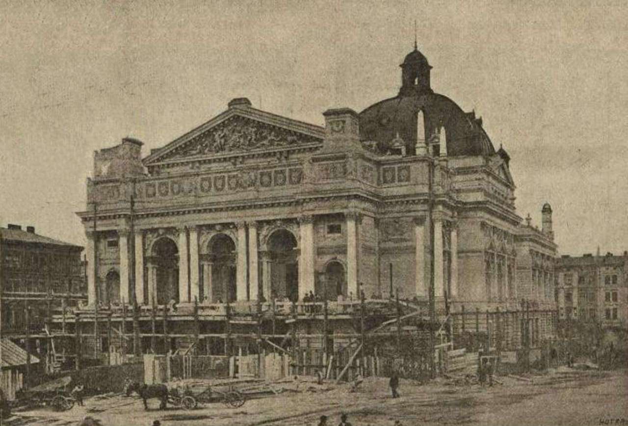 archive photo of Lviv opera