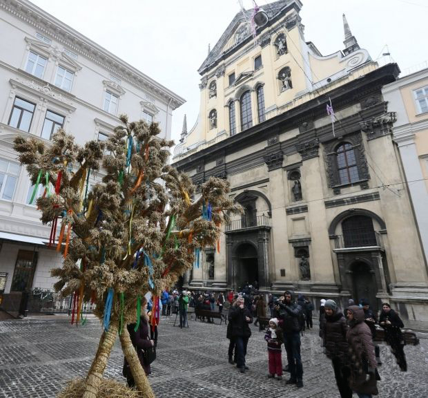 didukh on lviv square