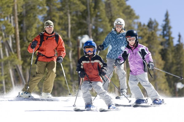 Family Skiing2 fabd1802972e4290ee2b69bfa13c76a2