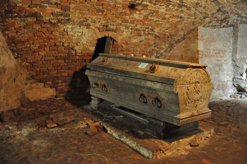 tomb in old dungeon