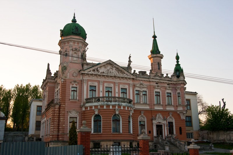 Sheptytskyy Historical Museum Complex