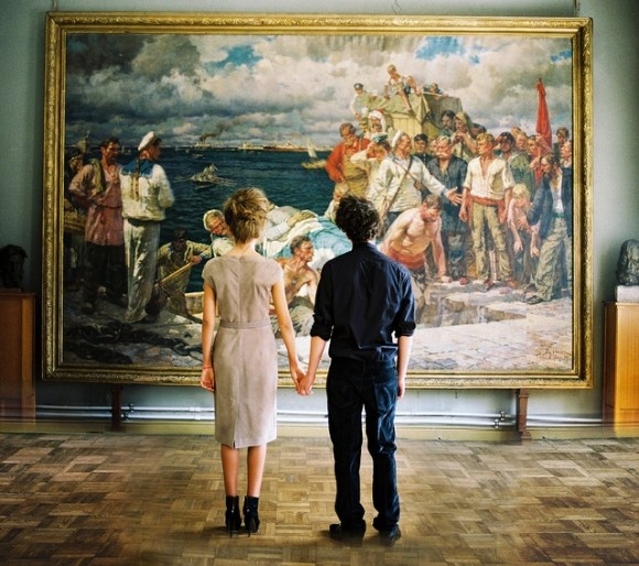 couple in museum