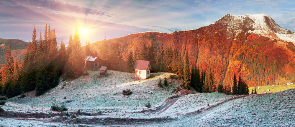 shining sun in mountains