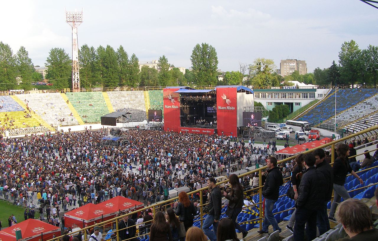 Crowd at Stare Misto fest in Ukraine