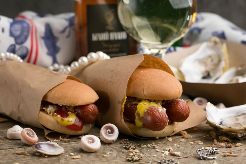 Hot dogs with cider