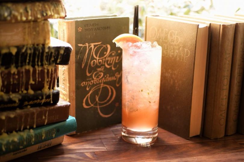 Cocktail and books