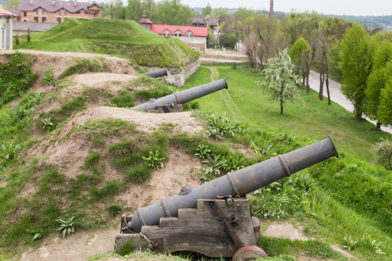 guns on castle earth wall