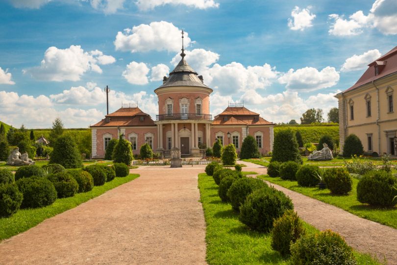 zolochiv castle with park