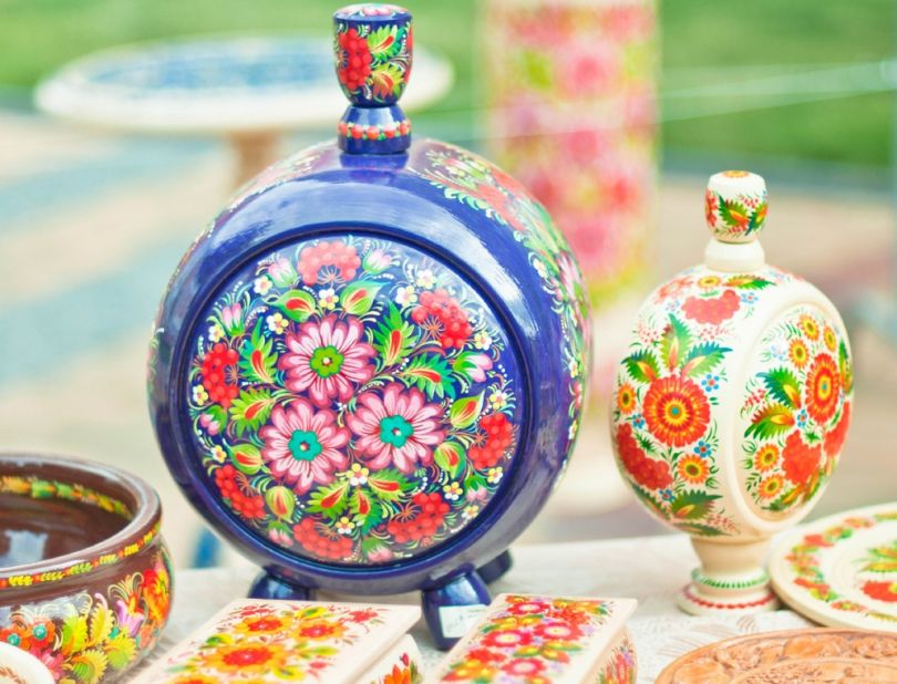 Ukrainian ceramics: Petrykivka decor