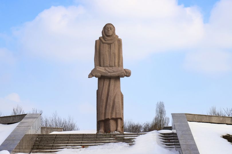 monument to victims of soviet famine in dnipro