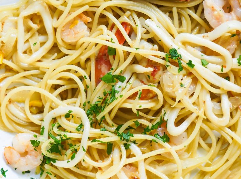 pasta with shrimps and vegetables
