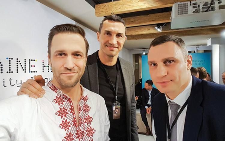 Luc Chenier with Klitschko brothers