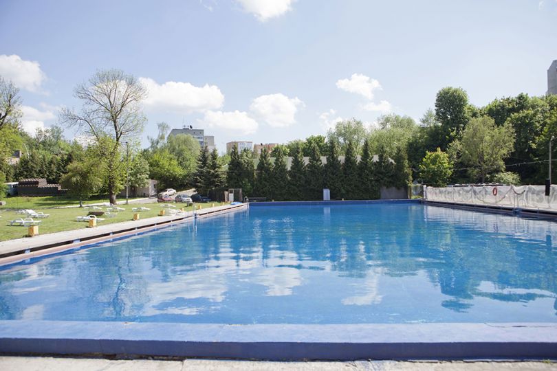 Empty pool in Lviv