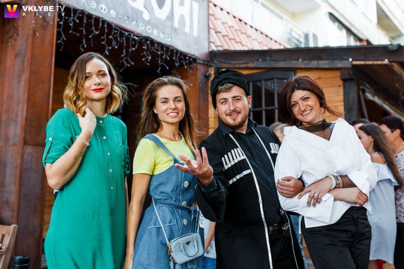 Maria with restaurant staff 